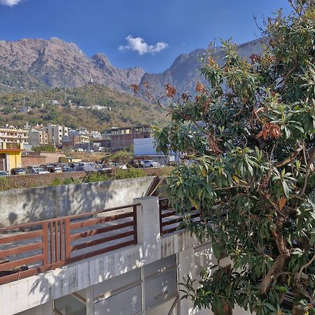 Saatvik Homestay カトラ エクステリア 写真