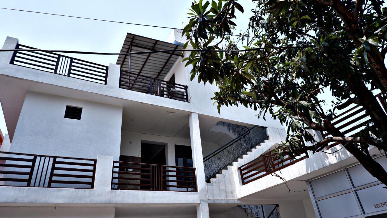 Saatvik Homestay カトラ エクステリア 写真