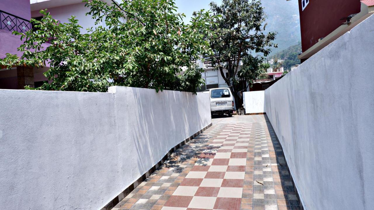 Saatvik Homestay カトラ エクステリア 写真