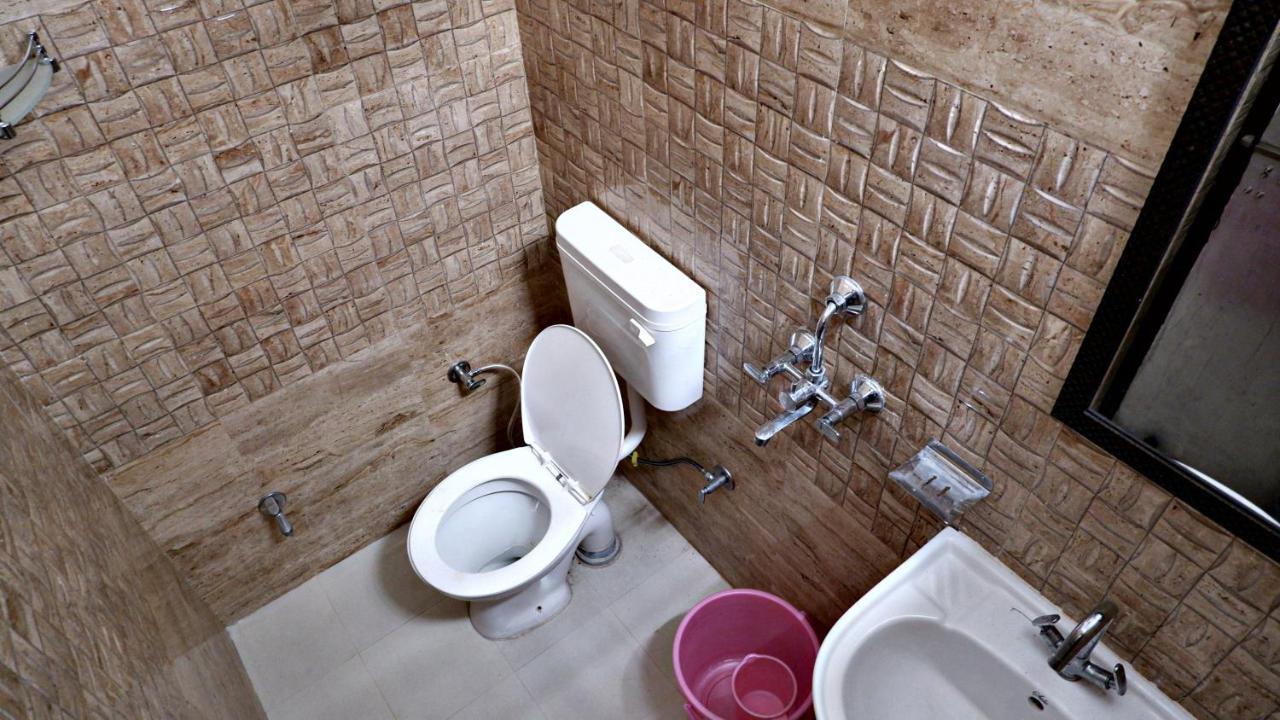 Saatvik Homestay カトラ エクステリア 写真
