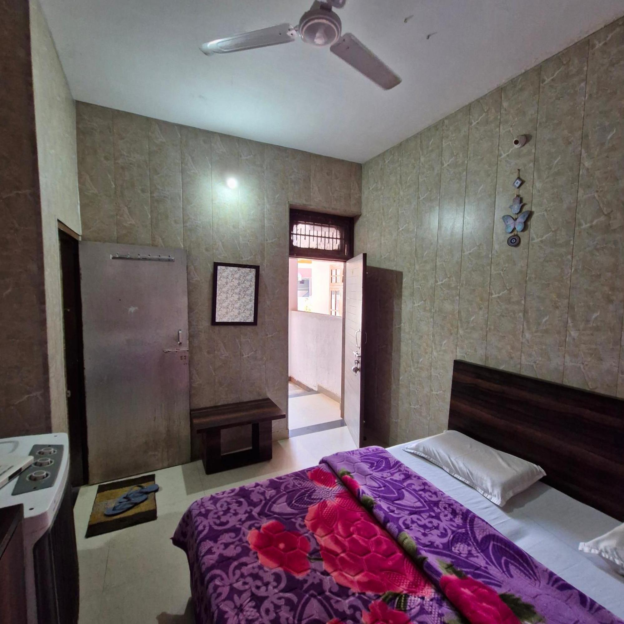 Saatvik Homestay カトラ 部屋 写真
