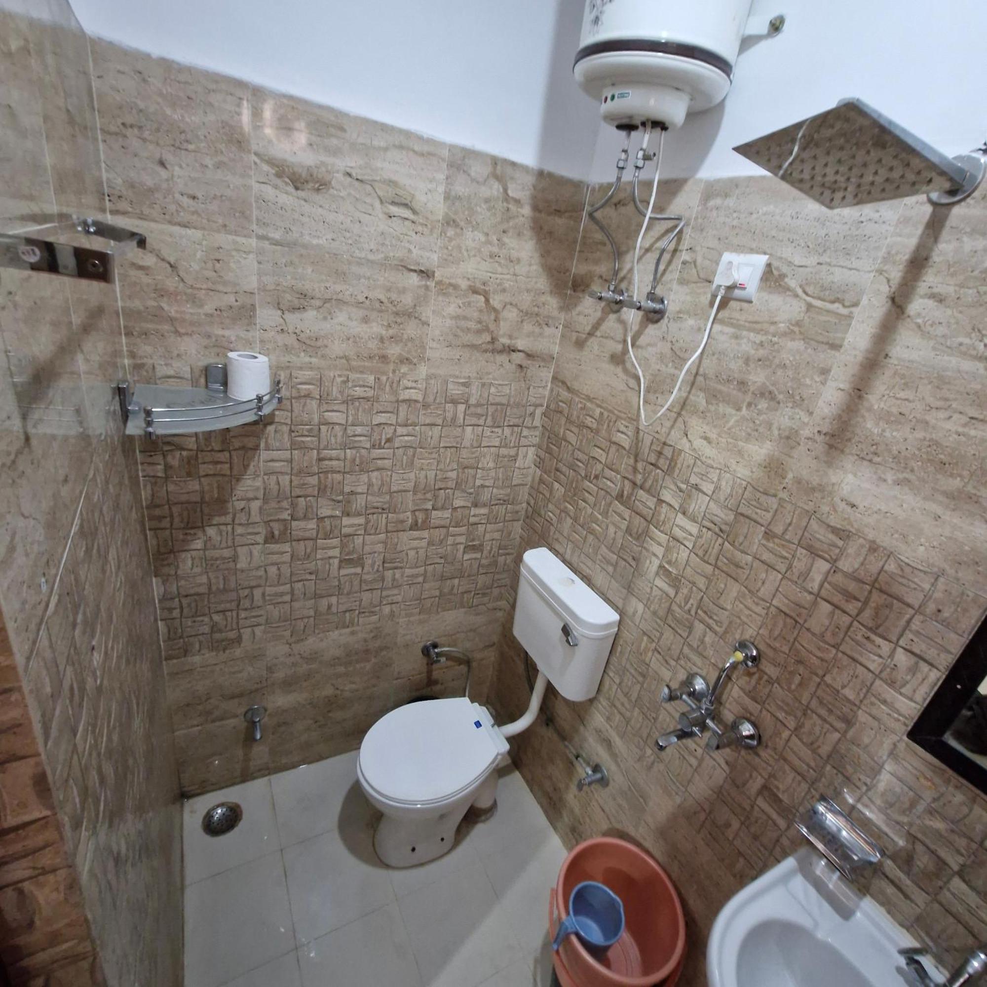 Saatvik Homestay カトラ エクステリア 写真